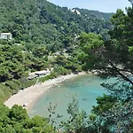 Apartament Yaliskari *