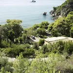 Apartament Yaliskari *