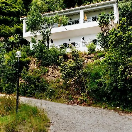 Апартаменты Yaliskari *