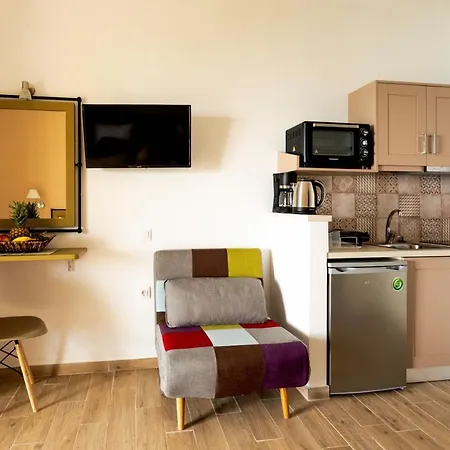 Yaliskari アパート ペレカス